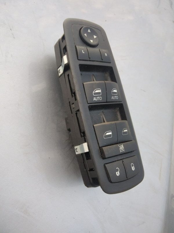Блок кнопок стеклоподъемника водительской двери Chrysler 200