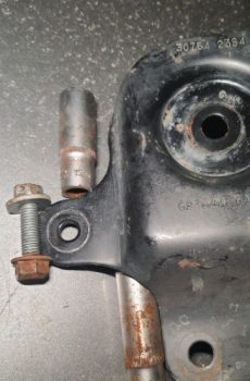 Jeep Cherokee болт на 15 кріплення кронштейну підрамнику підрамнику Chrysler 200