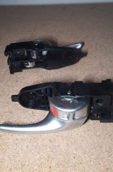 Ручка права внутрішня Chrysler 200