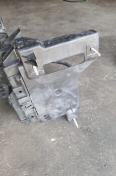 Кронштейн кріплення блока керування двигуном (ECU) Chrysler 200 15 – 17/Jeep Cherokee KL 14-18 б/у